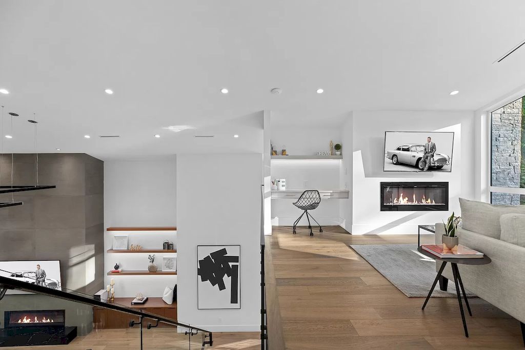 The House in South Surrey is an architectural masterpiece crafted to perfection by Monolith Design Build now available for sale. This home located at 14358 Greencrest Dr, Surrey, BC V4P 1M1, Canada