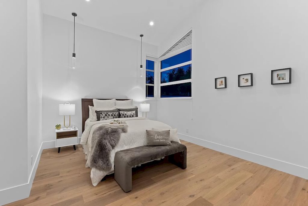 The House in South Surrey is an architectural masterpiece crafted to perfection by Monolith Design Build now available for sale. This home located at 14358 Greencrest Dr, Surrey, BC V4P 1M1, Canada