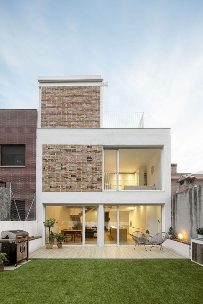 Casa 22 Avellaners with unique design strategies by Guillem Carrera 22 1
