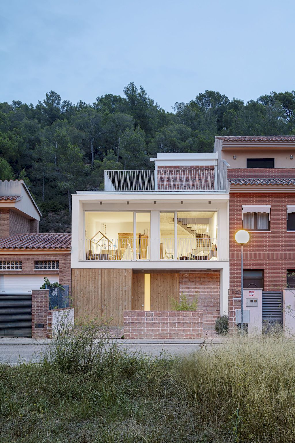 Casa 22 Avellaners with unique design strategies by Guillem Carrera 24