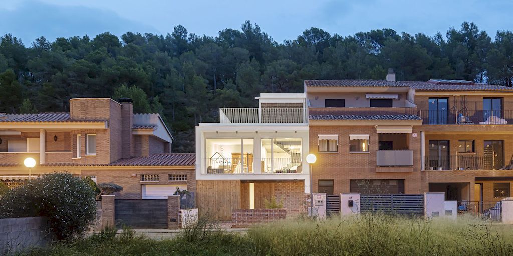 Casa 22 Avellaners with unique design strategies by Guillem Carrera