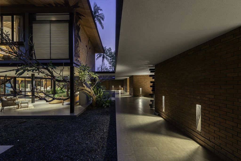 Casa Feliz, a Contemporary Luxurious House in India Designed by ADND