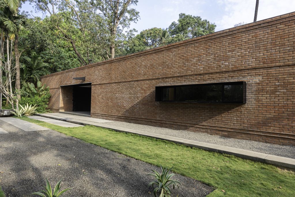 Casa Feliz, a Contemporary Luxurious House in India Designed by ADND