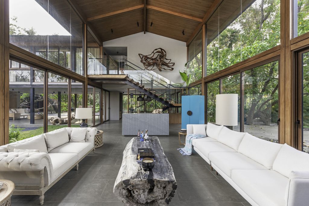 Casa Feliz, a Contemporary Luxurious House in India Designed by ADND