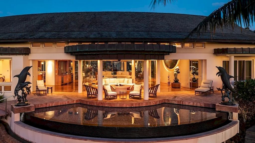 The Home in Hawaii is a luxurious home fully equipped with high-end amenities as well as commanding panoramic ocean views now available for sale.