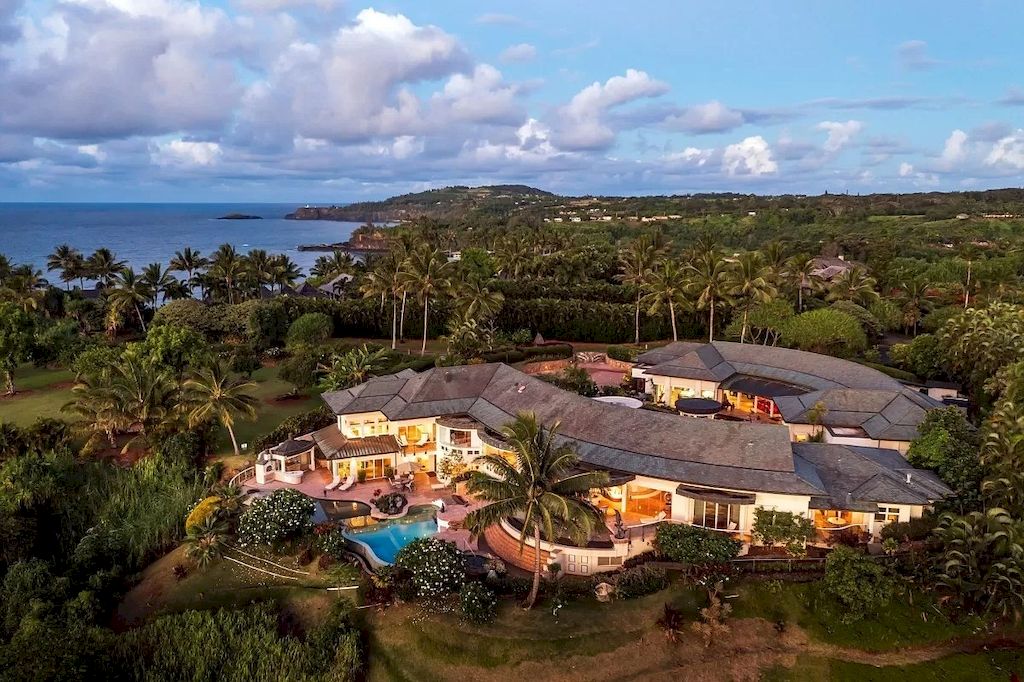 The Home in Hawaii is a luxurious home fully equipped with high-end amenities as well as commanding panoramic ocean views now available for sale.