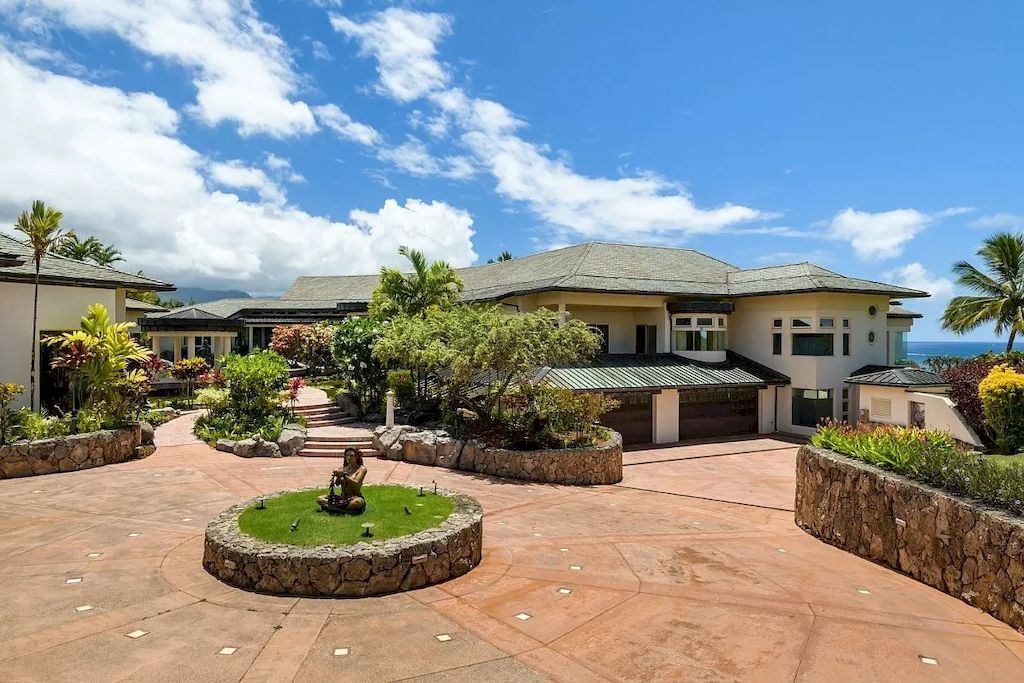 The Home in Hawaii is a luxurious home fully equipped with high-end amenities as well as commanding panoramic ocean views now available for sale.