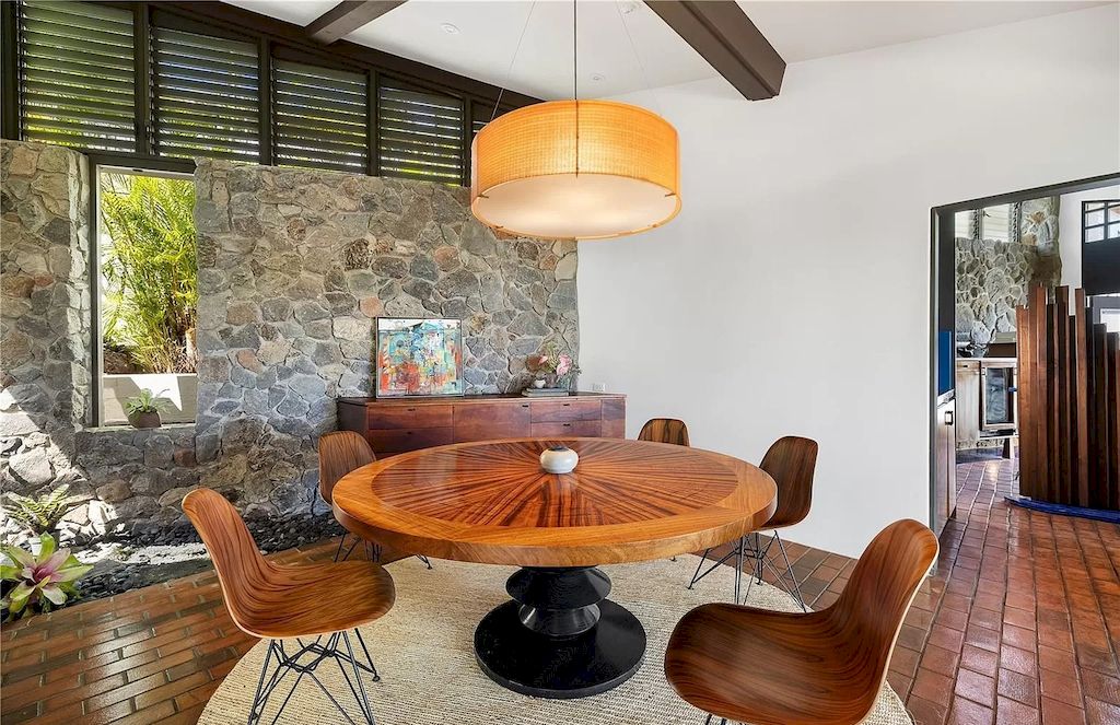 The Home in Hawaii is a luxurious home inspired by surrounding beauty and designed by notable architects now available for sale. This home located at 2998 Makalei Pl, Honolulu, Hawaii; offering 04 bedrooms and 04 bathrooms with 3,168 square feet of living spaces. 