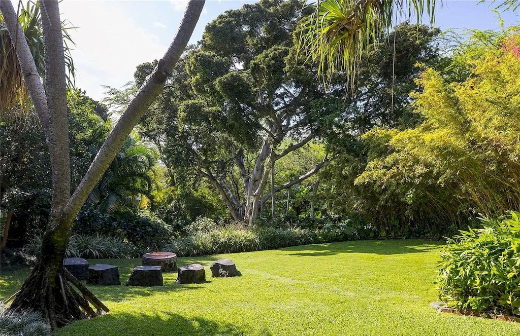 The Home in Hawaii is a luxurious home inspired by surrounding beauty and designed by notable architects now available for sale. This home located at 2998 Makalei Pl, Honolulu, Hawaii; offering 04 bedrooms and 04 bathrooms with 3,168 square feet of living spaces. 