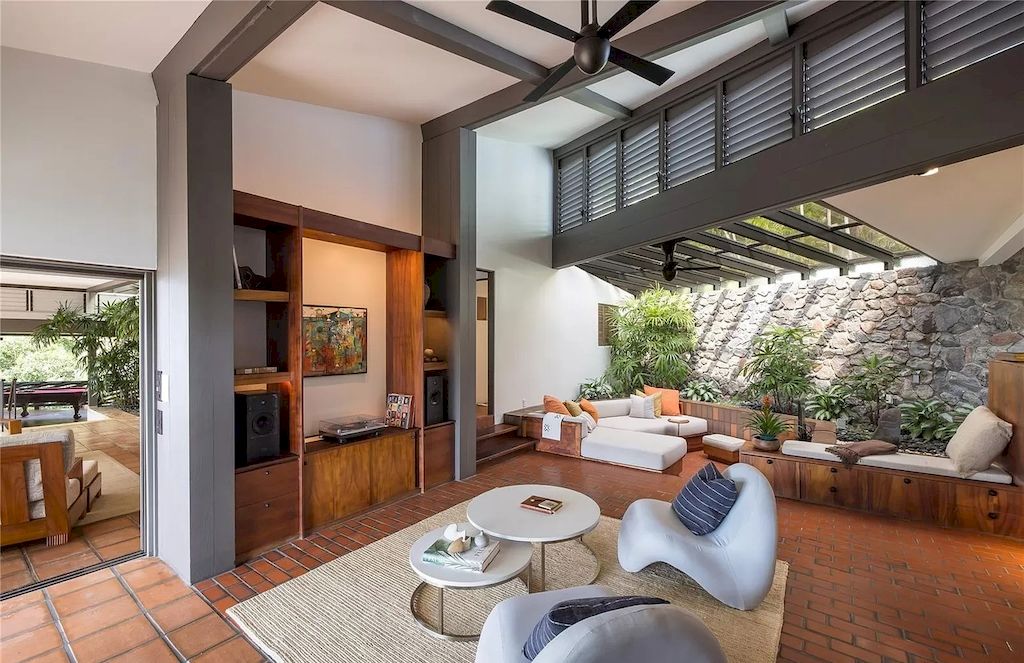 The Home in Hawaii is a luxurious home inspired by surrounding beauty and designed by notable architects now available for sale. This home located at 2998 Makalei Pl, Honolulu, Hawaii; offering 04 bedrooms and 04 bathrooms with 3,168 square feet of living spaces. 