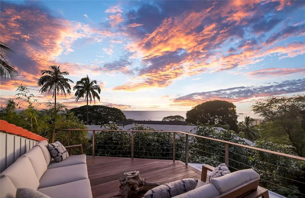 The Home in Hawaii is a luxurious home inspired by surrounding beauty and designed by notable architects now available for sale. This home located at 2998 Makalei Pl, Honolulu, Hawaii; offering 04 bedrooms and 04 bathrooms with 3,168 square feet of living spaces. 