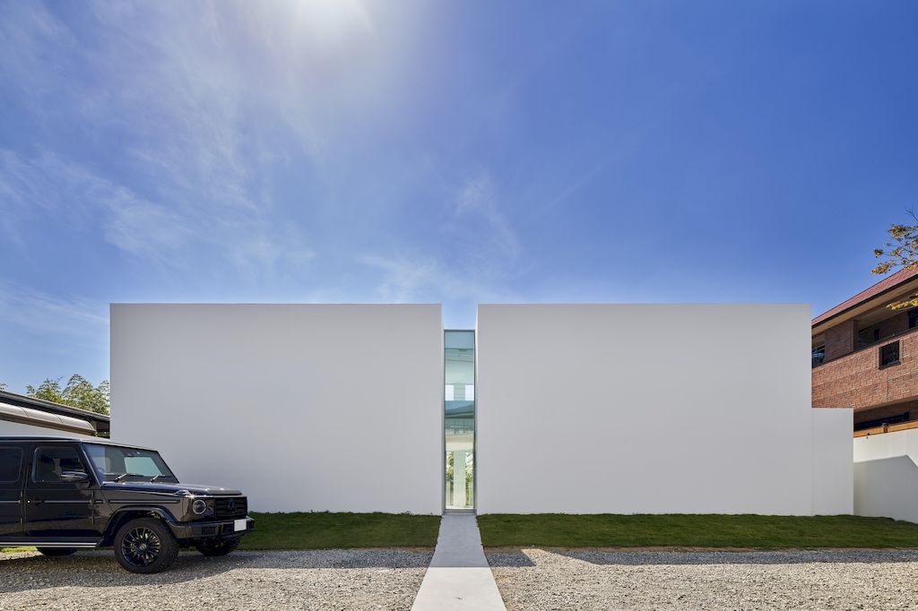 Loft Villa, a Stunning Project in Japan by Shinichi Ogawa & Associates