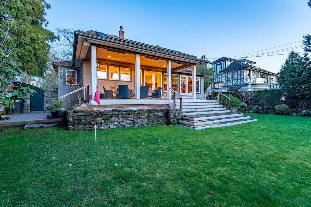 The House in Vancouver is ideal for entertaining with elegant brick & stone entry, beautiful oak hardwood floors, traditional X-hall living dining floor plan, now available for sale