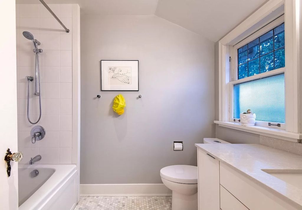 The House in Vancouver is ideal for entertaining with elegant brick & stone entry, beautiful oak hardwood floors, traditional X-hall living dining floor plan, now available for sale