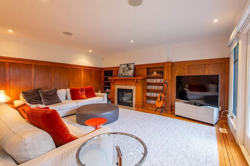 The House in Vancouver is ideal for entertaining with elegant brick & stone entry, beautiful oak hardwood floors, traditional X-hall living dining floor plan, now available for sale