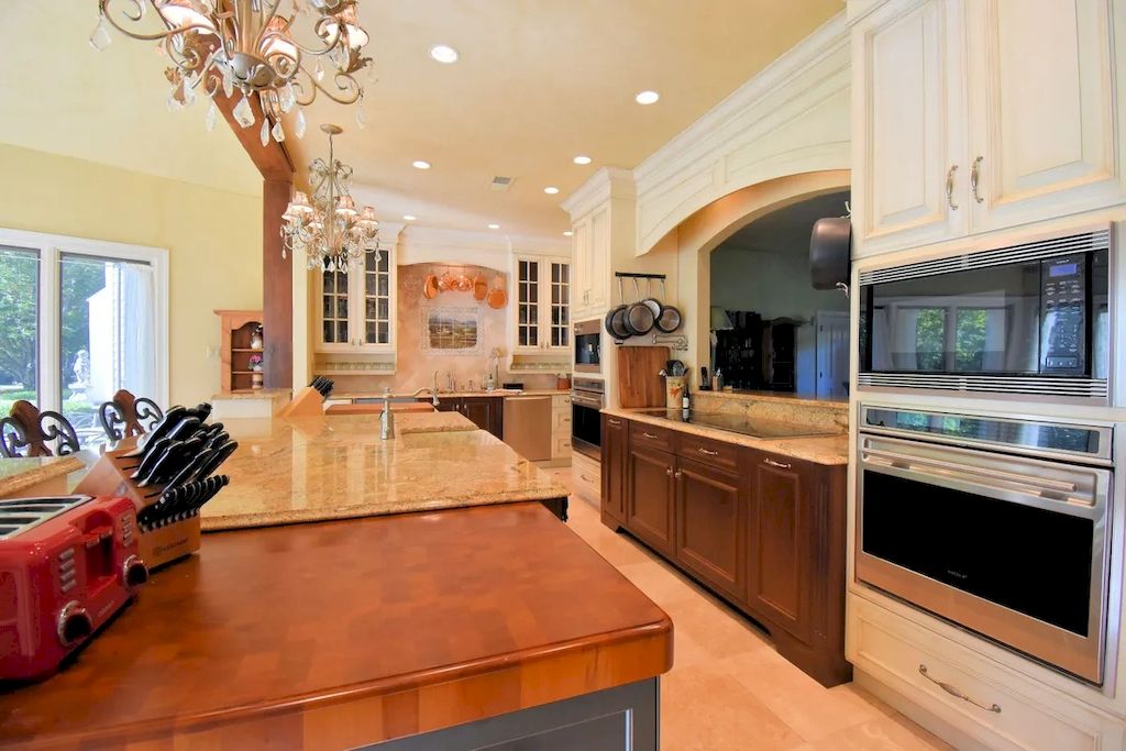 The Home in Pennsylvania is a luxurious home set on a lush, private, secure and park-like setting now available for sale. This home located at 6040 Lower Mountain Rd, New Hope, Pennsylvania; offering 06 bedrooms and 08 bathrooms with 11,500 square feet of living spaces.
