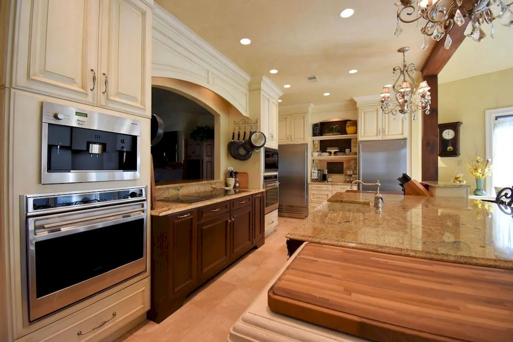 The Home in Pennsylvania is a luxurious home set on a lush, private, secure and park-like setting now available for sale. This home located at 6040 Lower Mountain Rd, New Hope, Pennsylvania; offering 06 bedrooms and 08 bathrooms with 11,500 square feet of living spaces.