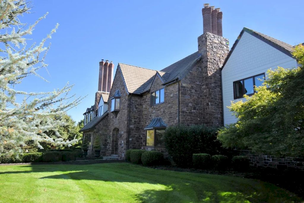 The Home in Pennsylvania is a luxurious home set on a lush, private, secure and park-like setting now available for sale. This home located at 6040 Lower Mountain Rd, New Hope, Pennsylvania; offering 06 bedrooms and 08 bathrooms with 11,500 square feet of living spaces.