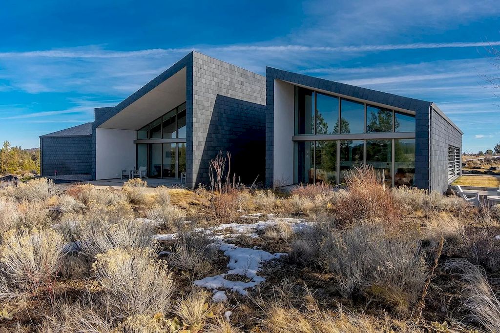 The House in Oregon has numerous outdoor spaces allow for an undisturbed experience with nature now available for sale