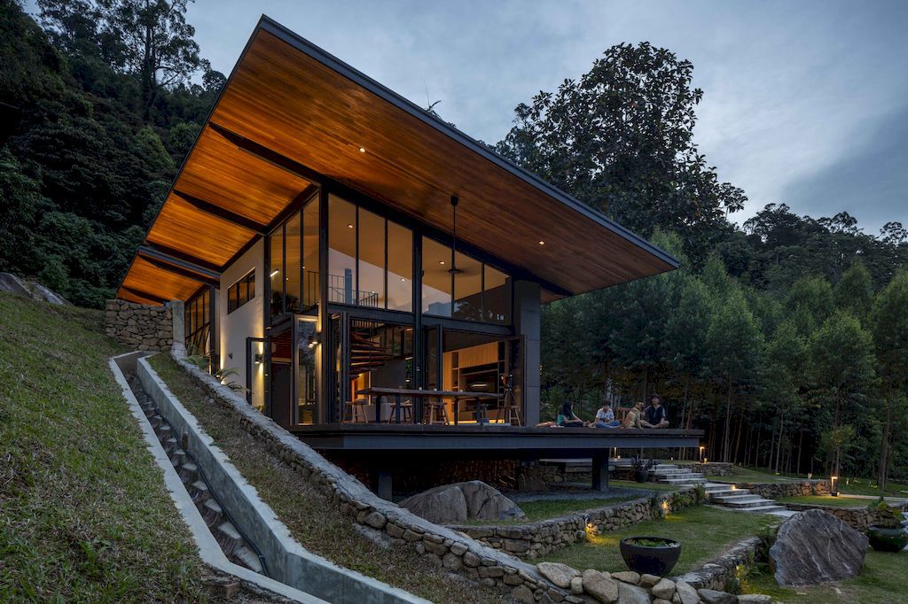 Smolhaven House with Pitched Roof by Choo Gim Wah Architect