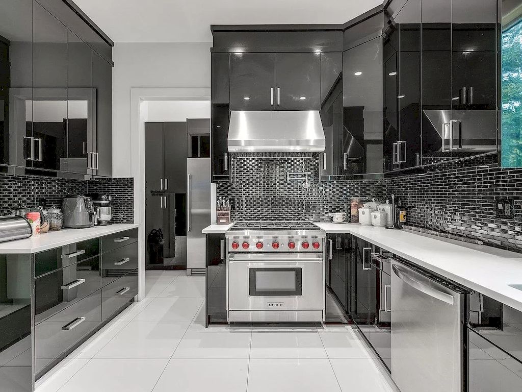 The Mansion in Surrey features beautiful outdoor entertainment area landscaped with high-quality turf, a south-east facing outdoor pool, mini-golf area available for sale