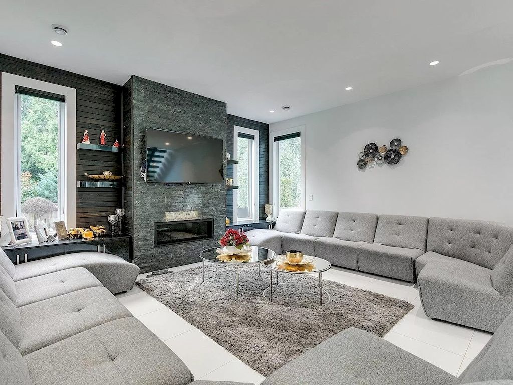 The Mansion in Surrey features beautiful outdoor entertainment area landscaped with high-quality turf, a south-east facing outdoor pool, mini-golf area available for sale
