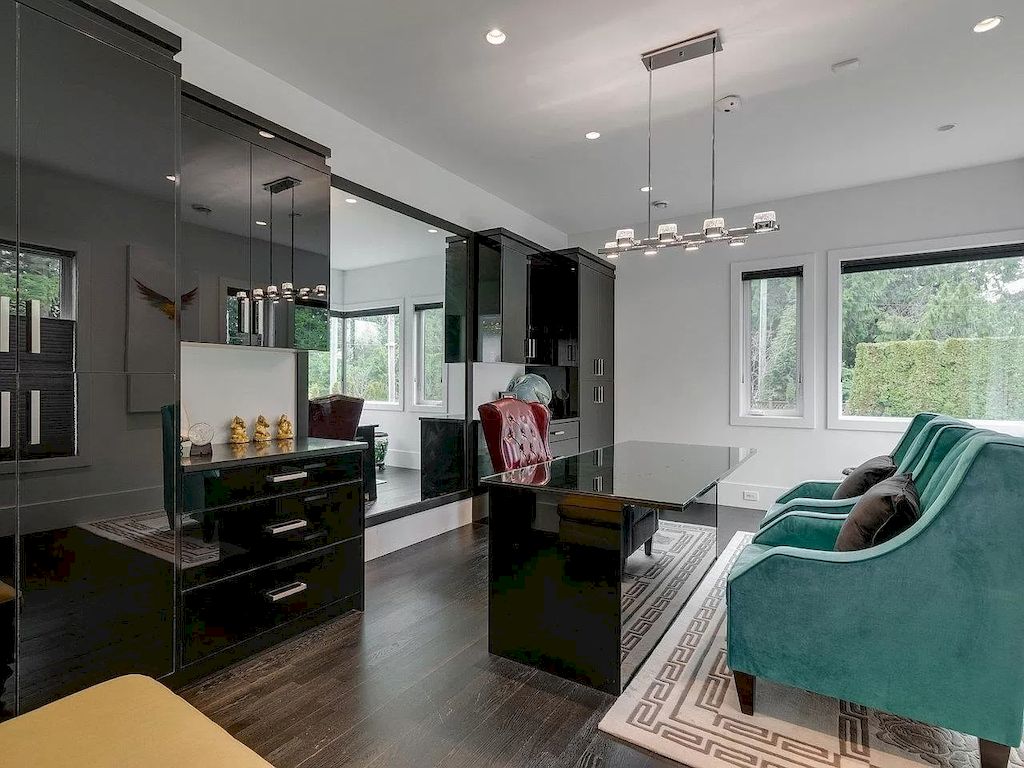 The Mansion in Surrey features beautiful outdoor entertainment area landscaped with high-quality turf, a south-east facing outdoor pool, mini-golf area available for sale
