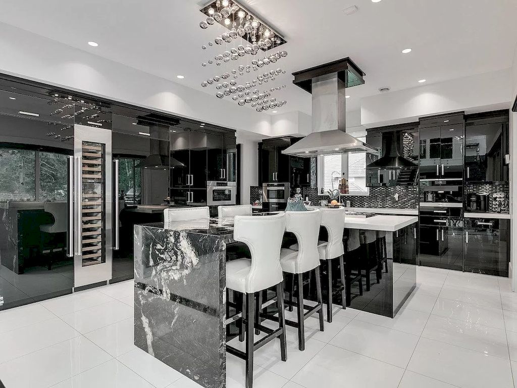 The Mansion in Surrey features beautiful outdoor entertainment area landscaped with high-quality turf, a south-east facing outdoor pool, mini-golf area available for sale