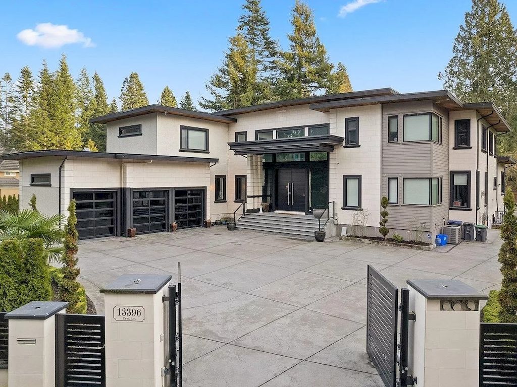 The Mansion in Surrey features beautiful outdoor entertainment area landscaped with high-quality turf, a south-east facing outdoor pool, mini-golf area available for sale