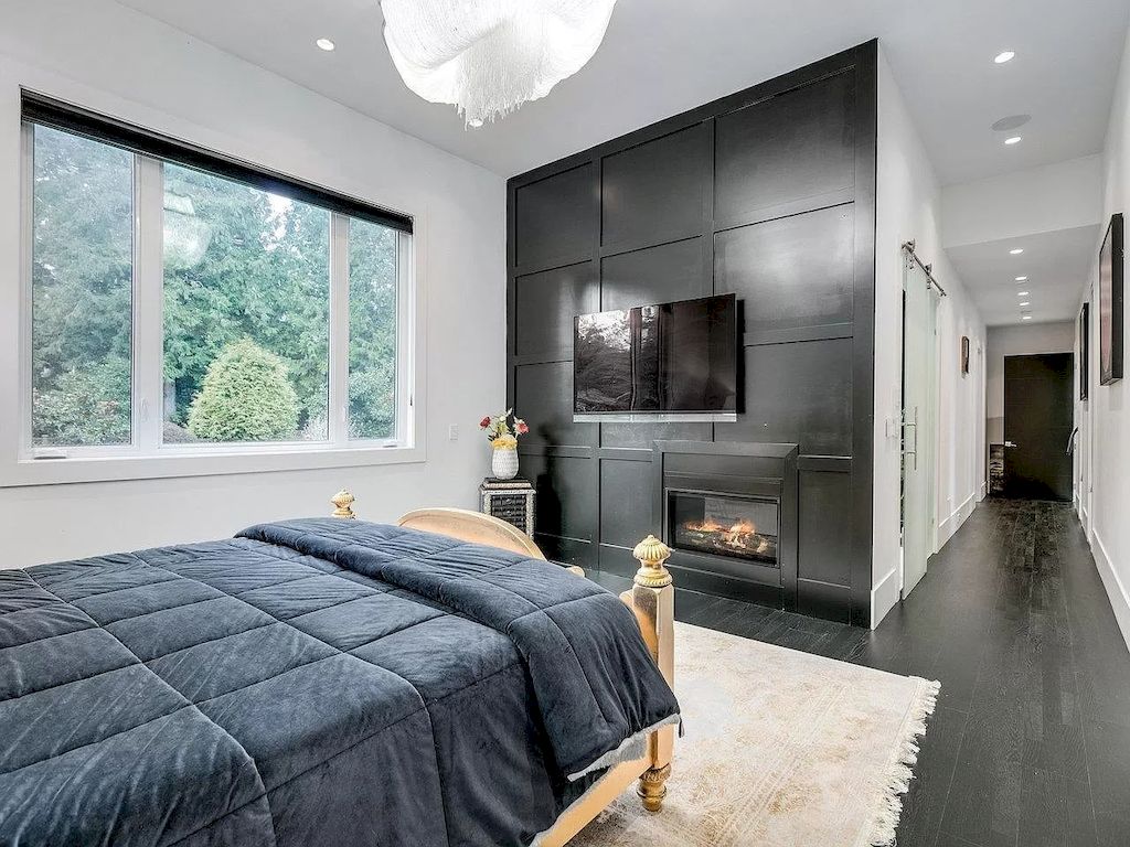 The Mansion in Surrey features beautiful outdoor entertainment area landscaped with high-quality turf, a south-east facing outdoor pool, mini-golf area available for sale