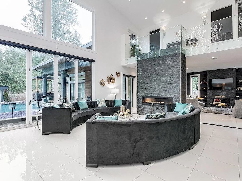 The Mansion in Surrey features beautiful outdoor entertainment area landscaped with high-quality turf, a south-east facing outdoor pool, mini-golf area available for sale