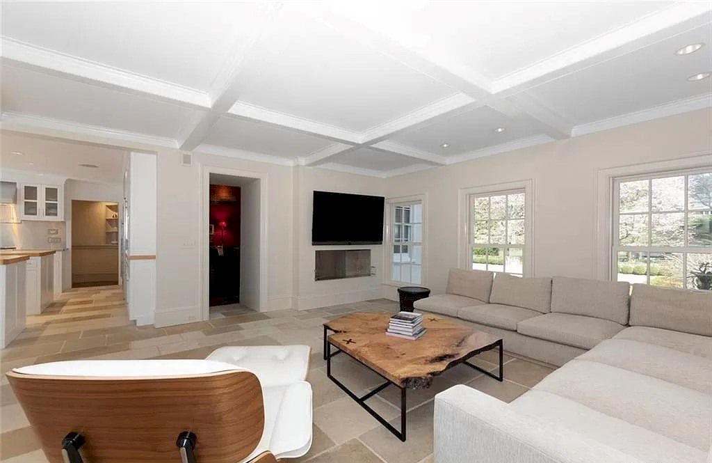 The Home in Connecticut is an extraordinary home with gracious entrance and amazing wine cellar now available for sale. This home located at 8 Searles Rd, Darien, Connecticut; offering 04 bedrooms and 07 bathrooms with 7,613 square feet of living spaces.