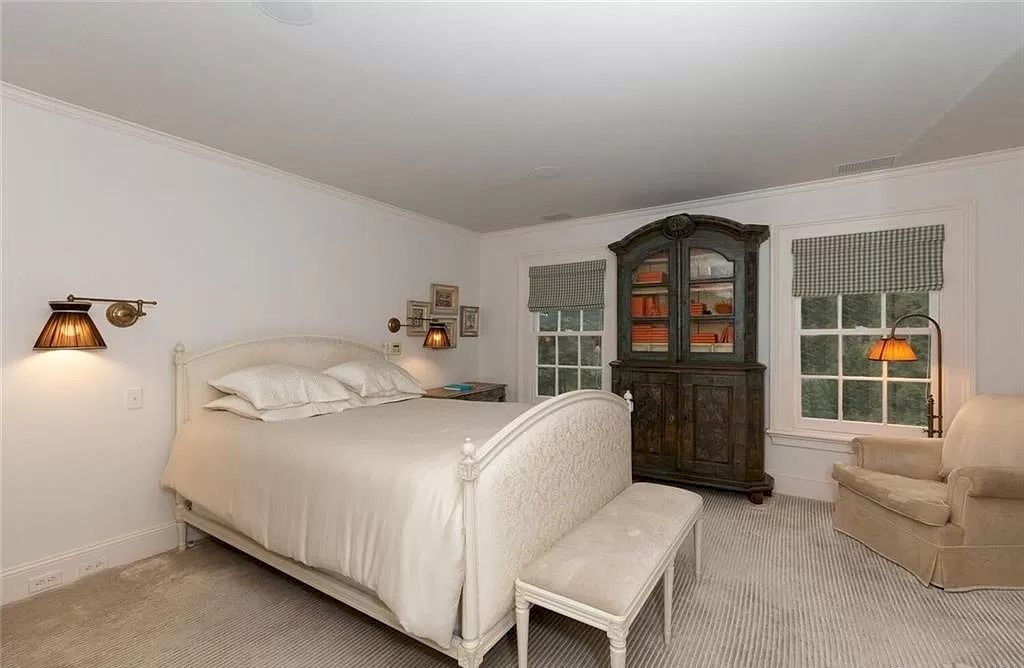 The Home in Connecticut is an extraordinary home with gracious entrance and amazing wine cellar now available for sale. This home located at 8 Searles Rd, Darien, Connecticut; offering 04 bedrooms and 07 bathrooms with 7,613 square feet of living spaces.