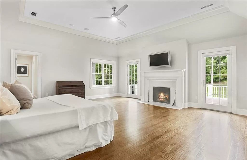 The Home in Connecticut is a luxurious home where you'll find extraordinary details and expert craftsmanship now available for sale. This home located at 15 Hillsley Rd, Darien, Connecticut; offering 06 bedrooms and 09 bathrooms with 8,748 square feet of living spaces.