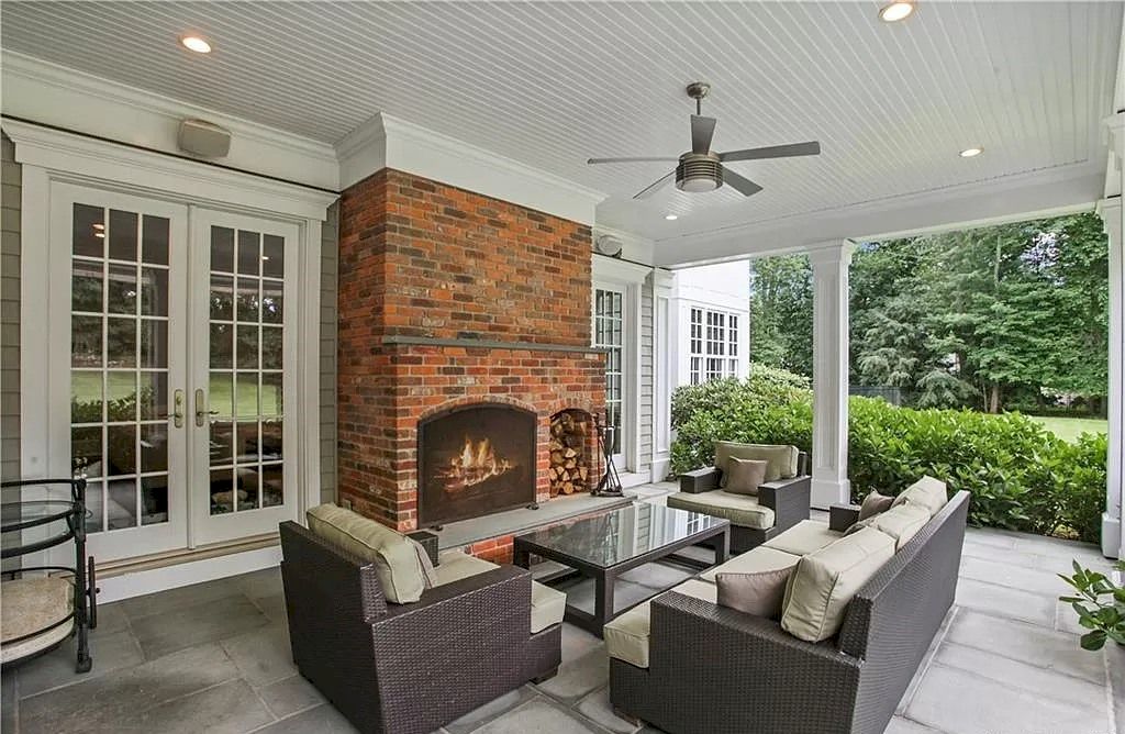 The Home in Connecticut is a luxurious home where you'll find extraordinary details and expert craftsmanship now available for sale. This home located at 15 Hillsley Rd, Darien, Connecticut; offering 06 bedrooms and 09 bathrooms with 8,748 square feet of living spaces.
