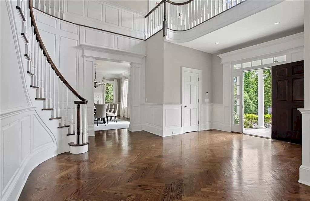 The Home in Connecticut is a luxurious home where you'll find extraordinary details and expert craftsmanship now available for sale. This home located at 15 Hillsley Rd, Darien, Connecticut; offering 06 bedrooms and 09 bathrooms with 8,748 square feet of living spaces.