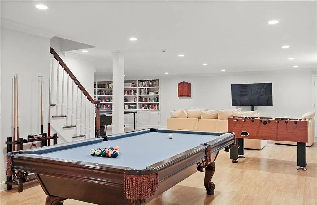 The Home in Connecticut is a luxurious home where you'll find extraordinary details and expert craftsmanship now available for sale. This home located at 15 Hillsley Rd, Darien, Connecticut; offering 06 bedrooms and 09 bathrooms with 8,748 square feet of living spaces.