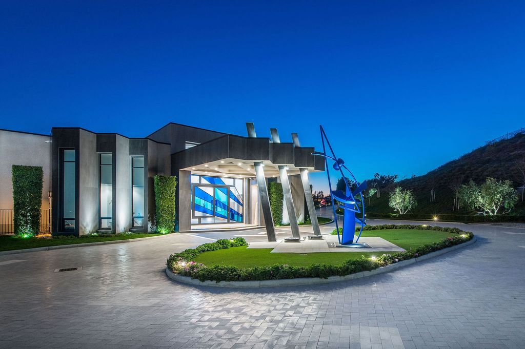 The Villa in Laguna Niguel is a stunning secluded hilltop estate that sets the bar for luxury and elegance in one of the most coveted gated communities in Orange County now available for sale. This home located at 13 Old Ranch Rd, Laguna Niguel, California