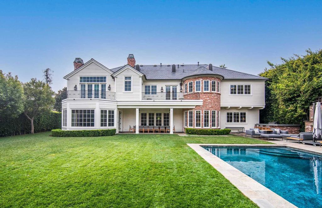 This 20000000 Traditional Ken Ungar Home in Los Angeles features The Highest Caliber of Finishes 1