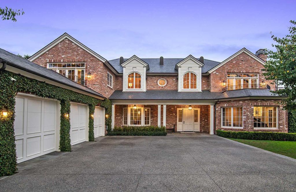 This 20000000 Traditional Ken Ungar Home in Los Angeles features The Highest Caliber of Finishes 18
