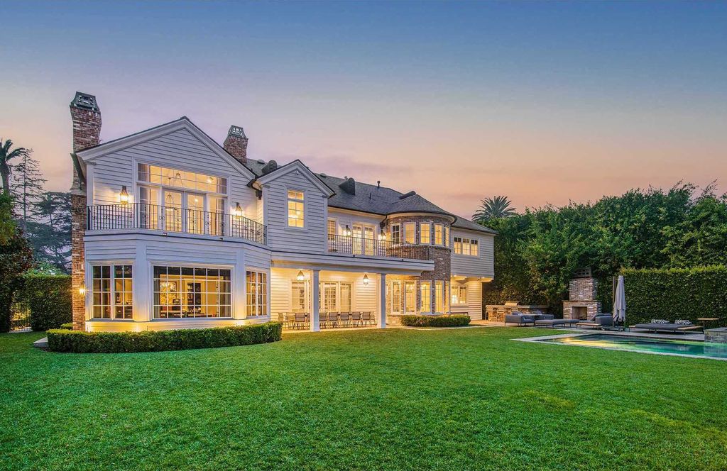 This 20000000 Traditional Ken Ungar Home in Los Angeles features The Highest Caliber of Finishes 3