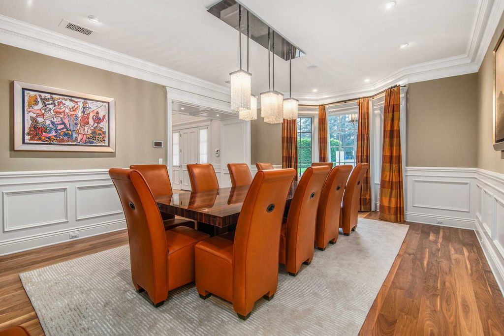 This 20000000 Traditional Ken Ungar Home in Los Angeles features The Highest Caliber of Finishes 8
