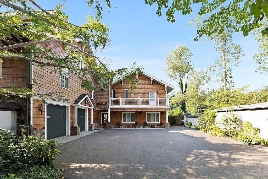 The Home in Massachusetts is a luxurious home located at the end of a private cul de sac in Easton now available for sale. This home located at 5 Sonja Maria Way, Easton, Massachusetts; offering 05 bedrooms and 06 bathrooms with 12,457 square feet of living spaces.