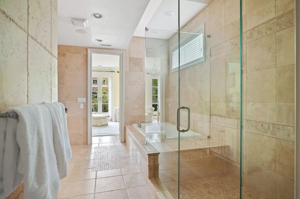 The Home in Illinois is a luxurious home with a richly landscaped mature garden and pool now available for sale. This home located at 1844 N Burling St, Chicago, Illinois; offering 05 bedrooms and 06 bathrooms with 3,145 square feet of land. 