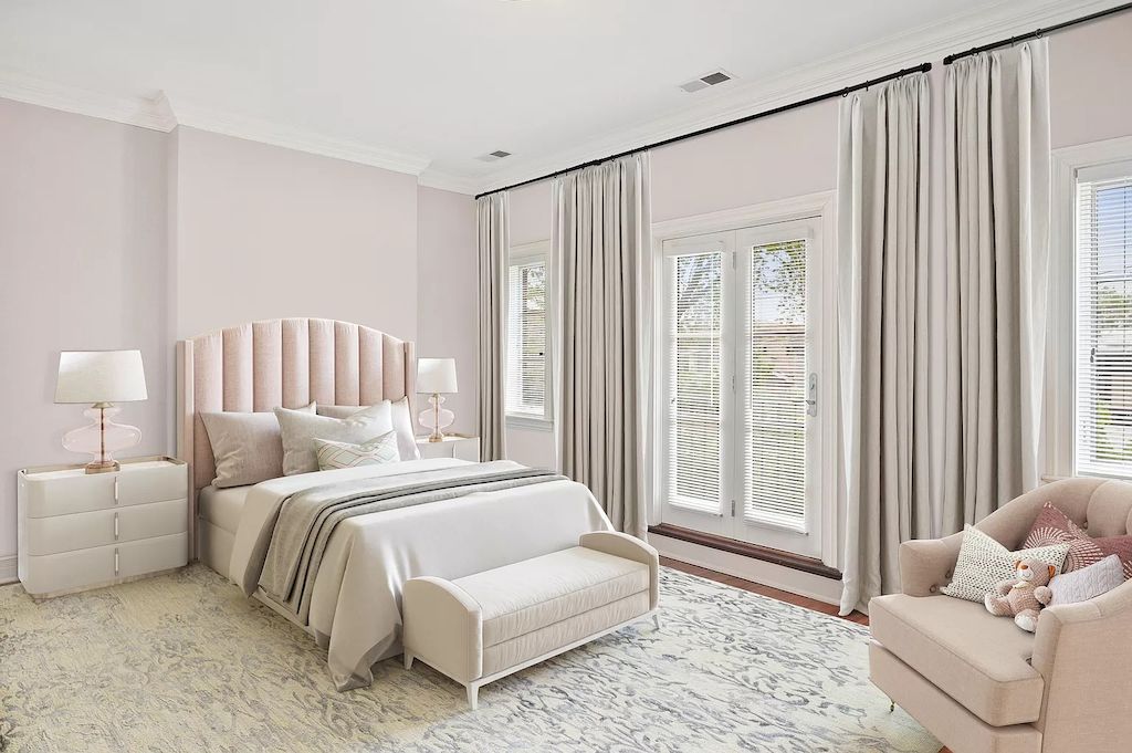 The Home in Illinois is a luxurious home with a richly landscaped mature garden and pool now available for sale. This home located at 1844 N Burling St, Chicago, Illinois; offering 05 bedrooms and 06 bathrooms with 3,145 square feet of land. 