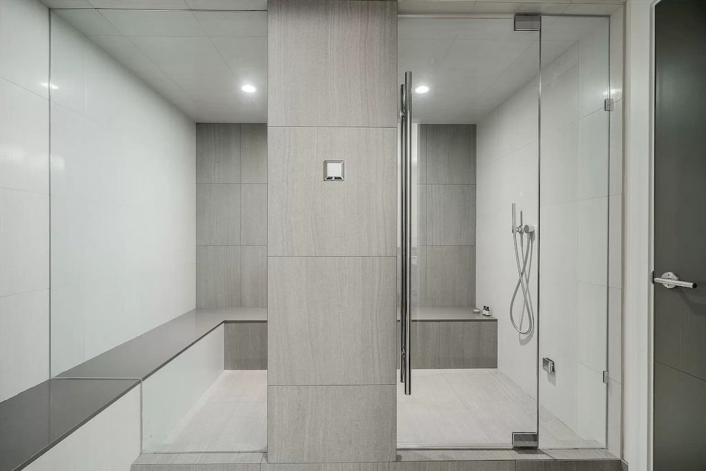 The Estate in West Vancouver was built with an impeccable choice of quality materials now available for sale. This home located at 4360 Rockridge Rd, West Vancouver, BC V7W 1A7, Canada