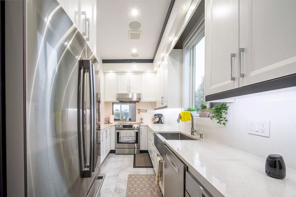 The Home in Burnaby is a impeccable customized mansion sits in the prime street in desirable Buckingham Heights now available for sale. This home located at 6488 Gordon Ave, Burnaby, BC V5E 3M1, Canada