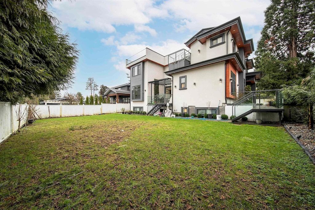 The Home in Burnaby is a impeccable customized mansion sits in the prime street in desirable Buckingham Heights now available for sale. This home located at 6488 Gordon Ave, Burnaby, BC V5E 3M1, Canada