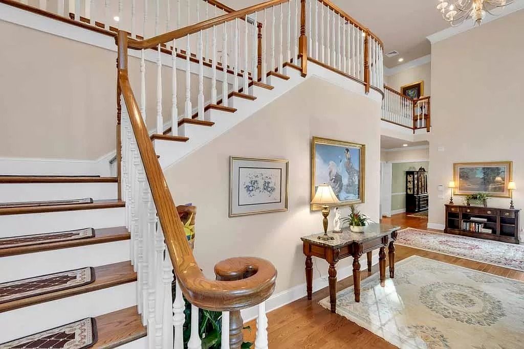 The Home in Georgia is a luxurious home offering impressive foyer, gracious living room and spacious dining room now available for sale. This home located at 23 Carriage Dr, Saint Simons Island, Georgia; offering 07 bedrooms and 08 bathrooms with 10,688 square feet of living spaces.