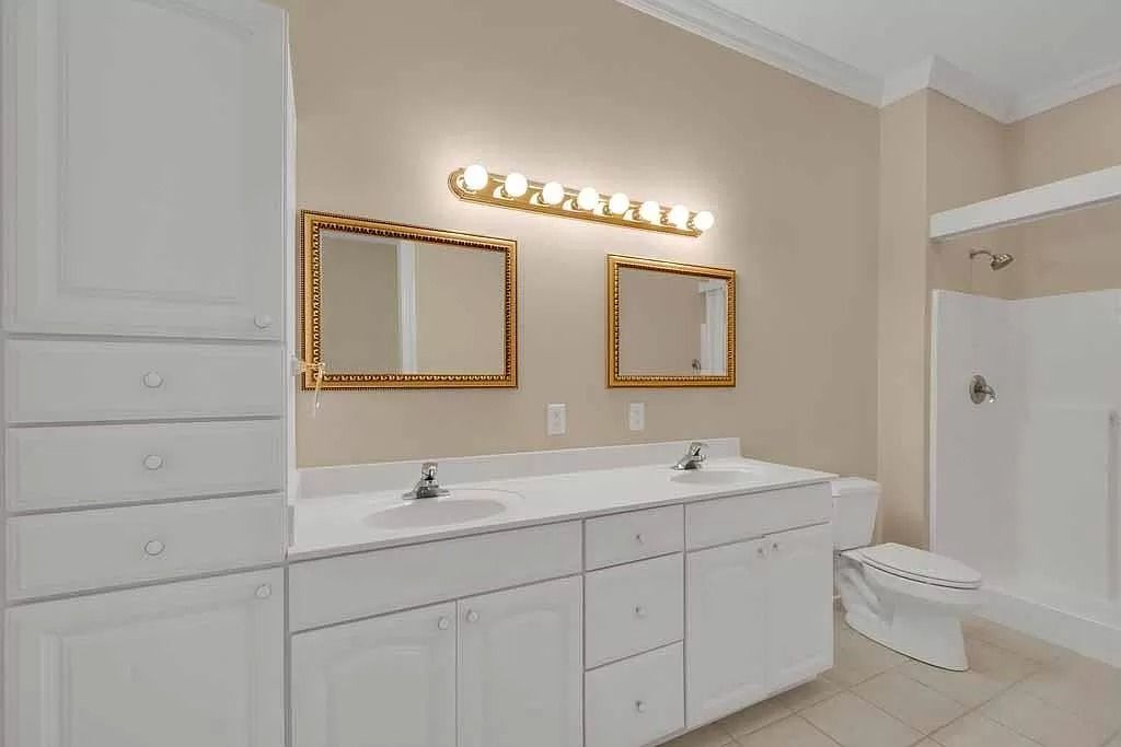 The Home in Georgia is a luxurious home offering impressive foyer, gracious living room and spacious dining room now available for sale. This home located at 23 Carriage Dr, Saint Simons Island, Georgia; offering 07 bedrooms and 08 bathrooms with 10,688 square feet of living spaces.